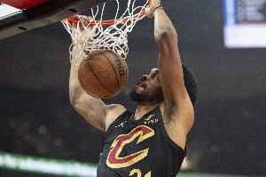 V站体育新闻-贾勒特-阿伦第4次以90+%命中率砍25+15板 历史上仅次于张伯伦