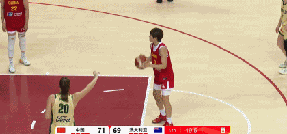 关键上篮滑倒送对手扳平比分机会！杨力维10中2得到9分1篮板1助攻