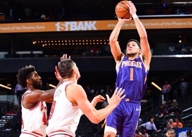 V站体育直播-【人物】从“数据刷子”到球场赢家 布克已完成蜕变